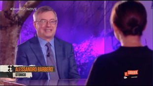 Non hanno successo. Pioggia di polemiche sull'idolo della sinistra: “Donne? Insicure e meno spavalde