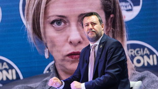 La strategia di Salvini per tenere compatto il centrodestra: richiami all'unità e mediazione