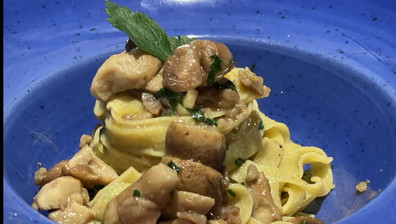 Fettuccine ai porcini e castagne nella ricetta che profuma di bosco