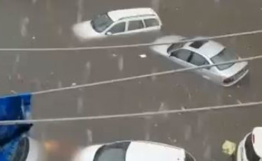 Maltempo killer, a Catania uomo travolto dall'acqua