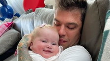 La figlia Vittoria è in ospedale, Fedez lancia l'allarme ai genitori