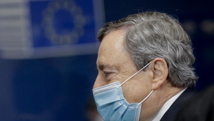 Draghi che va alla guerra contro Quota 100 è in pensione (ricca) con Quota 99