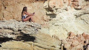 Selfie estremi, nel 2021 è strage di giovani. Incidenti mortali per una foto