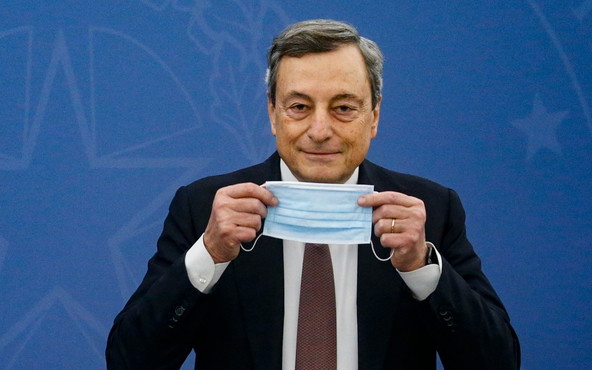 Ma quanto si piace (e compiace) Draghi! Anche lui colpito dal virus del narcisismo
