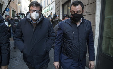 Giorgetti-Salvini, scontro finale. L'insulto al segretario: Matteo da Oscar? Al massimo è Bud Spencer