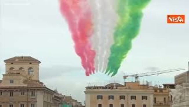 Il volo delle Frecce Tricolori sull'altare della Patria in occasione del 4 novembre