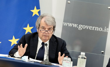 La delega sui controlli combatte l'evasione, Brunetta querela Toninelli