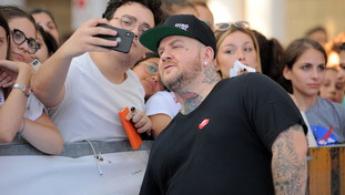 Dopo Ghali anche Jake La Furia: l'alleanza dei cantanti contro Salvini