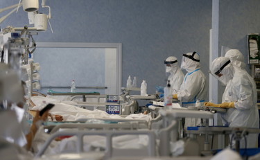 Salgono casi e ricoveri, positività mai così alta da settembre