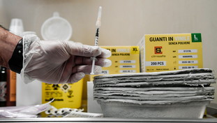 Gli scienziati dello Spallanzani: “Ipotizzabile vaccinazione annuale contro il Covid