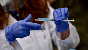 Ecco come crolla la difesa vaccinale dopo sei mesi: i numeri inquietanti