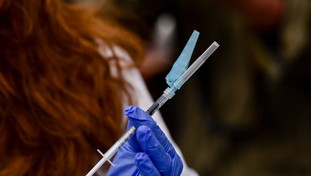 Bufera sul dirigente Asl: no-vax incomprensibili, come i napoletani che tifano Juve