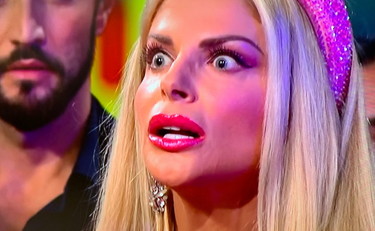 Picchiata e minacciata, la Cipriani sbotta al GfVip. Poi arriva la proposta di matrimonio