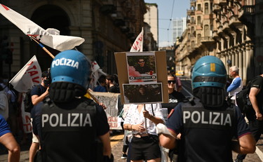 Insegnanti e forze dell'ordine, esteso l'obbligo del vaccino