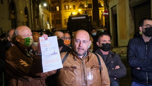 Doppio pacco Covid per gli italiani, la rabbia degli imprenditori: stangata e accanimento