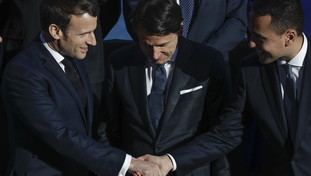 Su Di Maio è tornato indietro dalla Francia il “vento del cambiamento”. Dai Gilet gialli a Macron