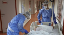 Variante sudafricana, caso sospetto in Campania. L'uomo è stato isolato