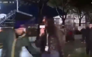 Tifoso palpeggia giornalista in diretta tv, che succede dopo Empoli-Fiorentina