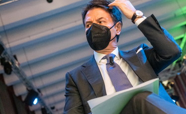 Conte batte Beppe Grillo, 2xmille al M5s