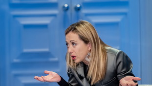 Il business di Saviano è dispensare odio contro la Meloni: “Guadagna così, falsifica la realtà”