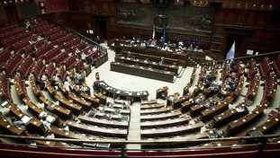 Cirino Pomicino evidenzia gli errori di Draghi: il governo continua ad umiliare il Parlamento