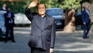 Berlusconi pensa al Quirinale e tende la mano al M5S: ha dato voce al disagio reale