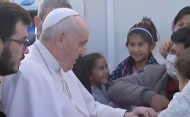 Papa condanna Ue su migranti: ogni governo dica quanti ne accolga