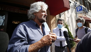 Grillo, salvaci tu. I 5Stelle bocciano Giuseppi e puntano sul fondatore