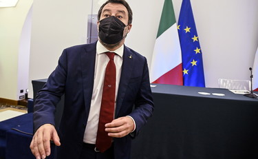 Salvini disintegra Landini: Abbassiamo le tasse e la Cgil fa sciopero, inspiegabile e irresponsabile