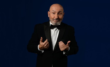 Una risata per tornare a vivere, la ricetta di Maurizio Battista