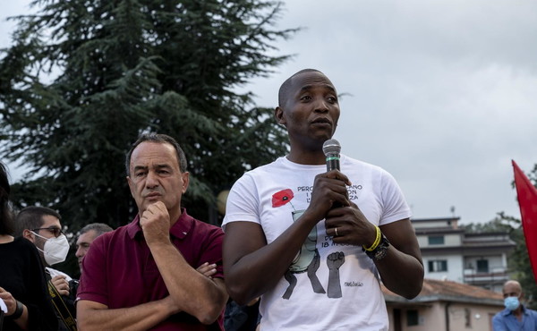 Mimmo Lucano derubava i migranti, le motivazioni della sentenza: 