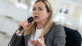 Fallimento del governo, basta prese in giro: la Meloni sbugiarda Draghi sul green pass