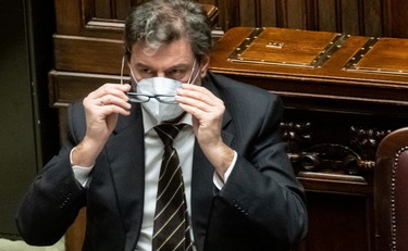 Obbligo vaccinale sì o no? Si va verso la stretta sui lavoratori no vax