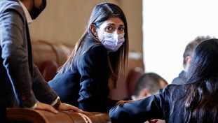 Non c'è pace per il M5S. L'ultima frattura sull'obbligo vaccinale: la Raggi tenta il colpo