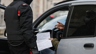 Tre Regioni a un passo dalla zona arancione. Per chi torna l'incubo autocertificazione