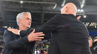 Il Covid dimezza la Serie A tra quarantene e Asl. Ma il governo non ferma il campionato