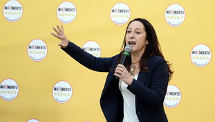 Il M5S è una polveriera. Taverna al veleno: inopportuna la proposta sul Mattarella-bis