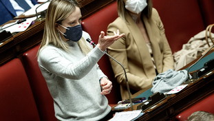 Meloni non fa sconti al governo su scuola e trasporti: mirabile impresa di aggravare le cose