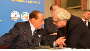 Il telefonista Sgarbi: Ho già trovato dieci voti per Silvio. Ora la sinistra trema davvero