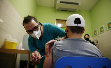 Danni da vaccino, passa il risarcimento per le reazioni avverse