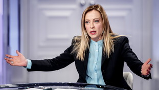 Flash mob di Fratelli d'Italia contro il governo: “Bugie, chiusure, contagi alle stelle. Green pass un falimento”