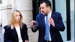 Condannata perché in quarantena soccorre un motociclista, Meloni e Salvini gridano allo scandalo
