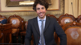 “Berlusconi troglodita”. La sardina Santori esagera sul Quirinale: che schifo