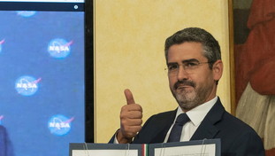 Cortocircuito M5s, vogliono processare Fraccaro ma è uno dei probiviri chiamati a giudicare