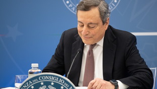 I capricci di Draghi: o eleggono questi due nomi al Quirinale o sarà addio al governo