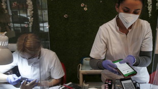 Come cambiano green pass e bollettino, mossa del governo per evitare il disastro