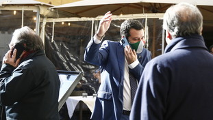 Nomi senza tessera di partito. L'indizio di Salvini che mette in crisi il Pd