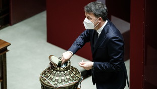 “Si voti due volte al giorno”. Renzi è stufo dei balletti sul Quirinale: crisi pensantissima, basta show