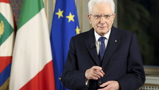 Mattarella è il più votato al terzo scrutinio. È rivolta nel M5S, tradita la linea Conte
