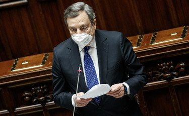 Svolta Quirinale, Draghi chiede a Mattarella di restare al Colle